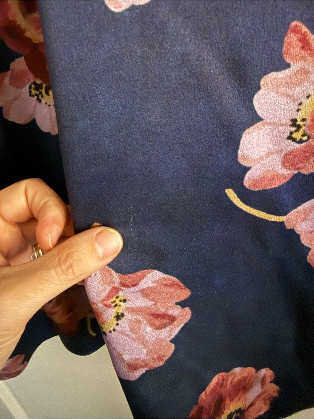 Vince Silk Women's Navy Floral Button-Up Shirt - Pink Flower Print - Picture 7 of 8